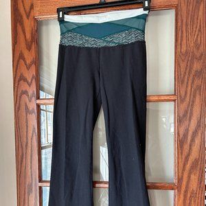 Lululemon flare pants size 4